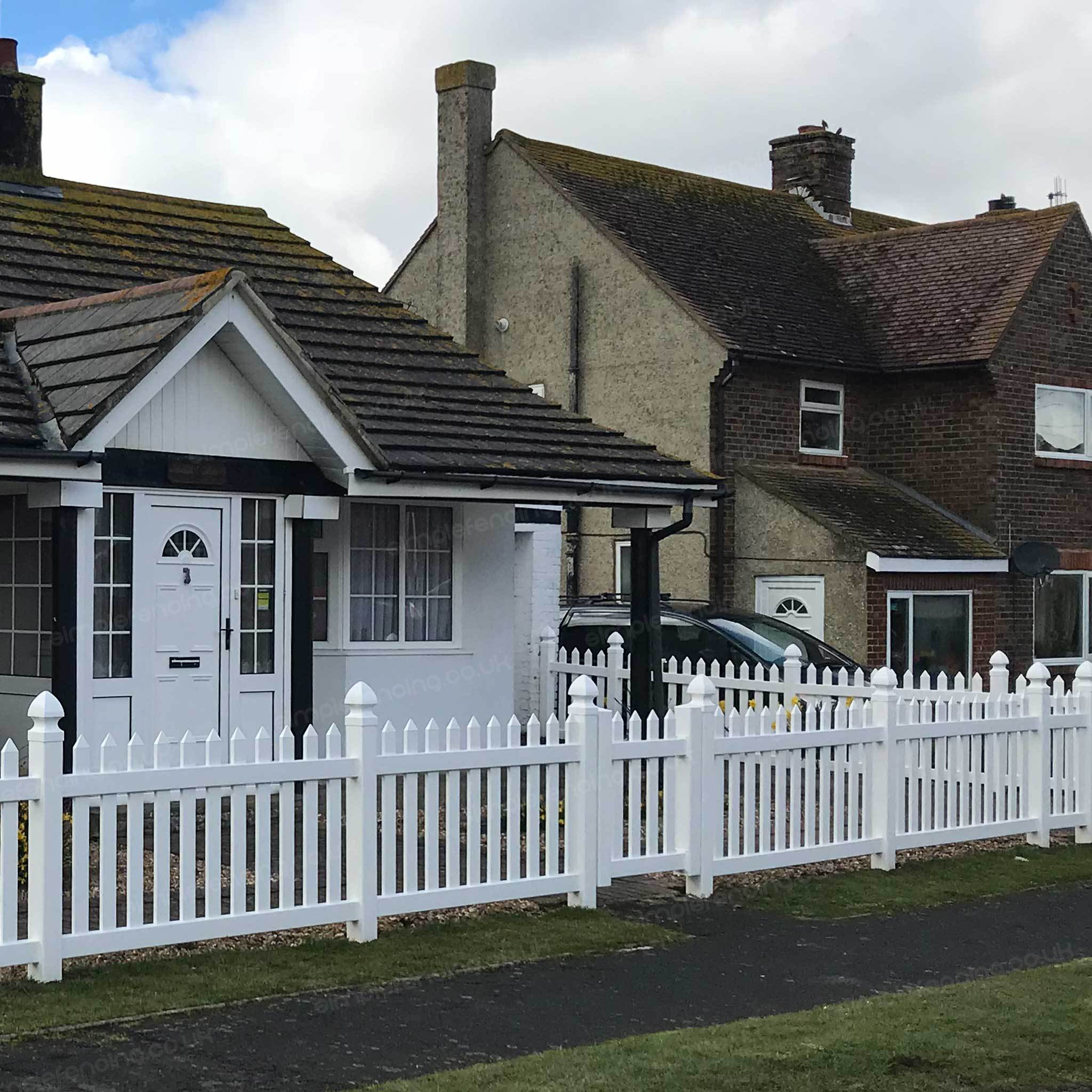 Classic Straight Top Picket Fence Panel | 6ft x 4ft (183cm x 122cm) - Simple Fencing